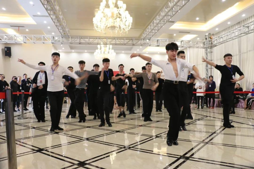 乐雅池主办“公益大课堂”“新品订购会”“大咖座谈会”圆满成功(图6)